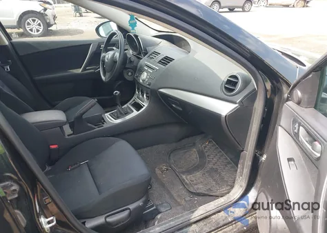 2010 Mazda Mazda3 I Touring z USA, uszkodzony, nr VIN JM1BL1SG9A1319084